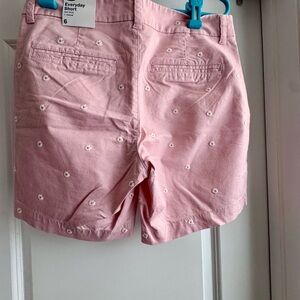 Old Navy Pink Daisy Print Everyday Shorts Size 6